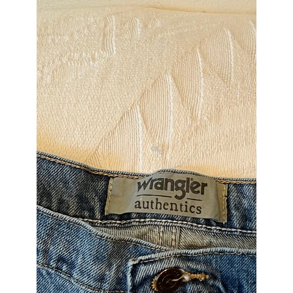 Wrangler Authentics Blue Jeans Mens 42x32 - Picture 2 of 4